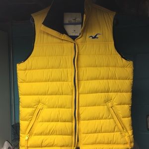 Hollister vest